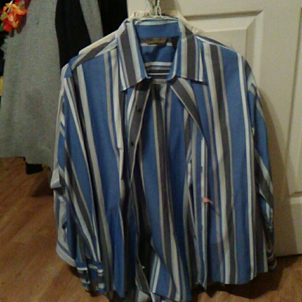 A(x)ist shirt